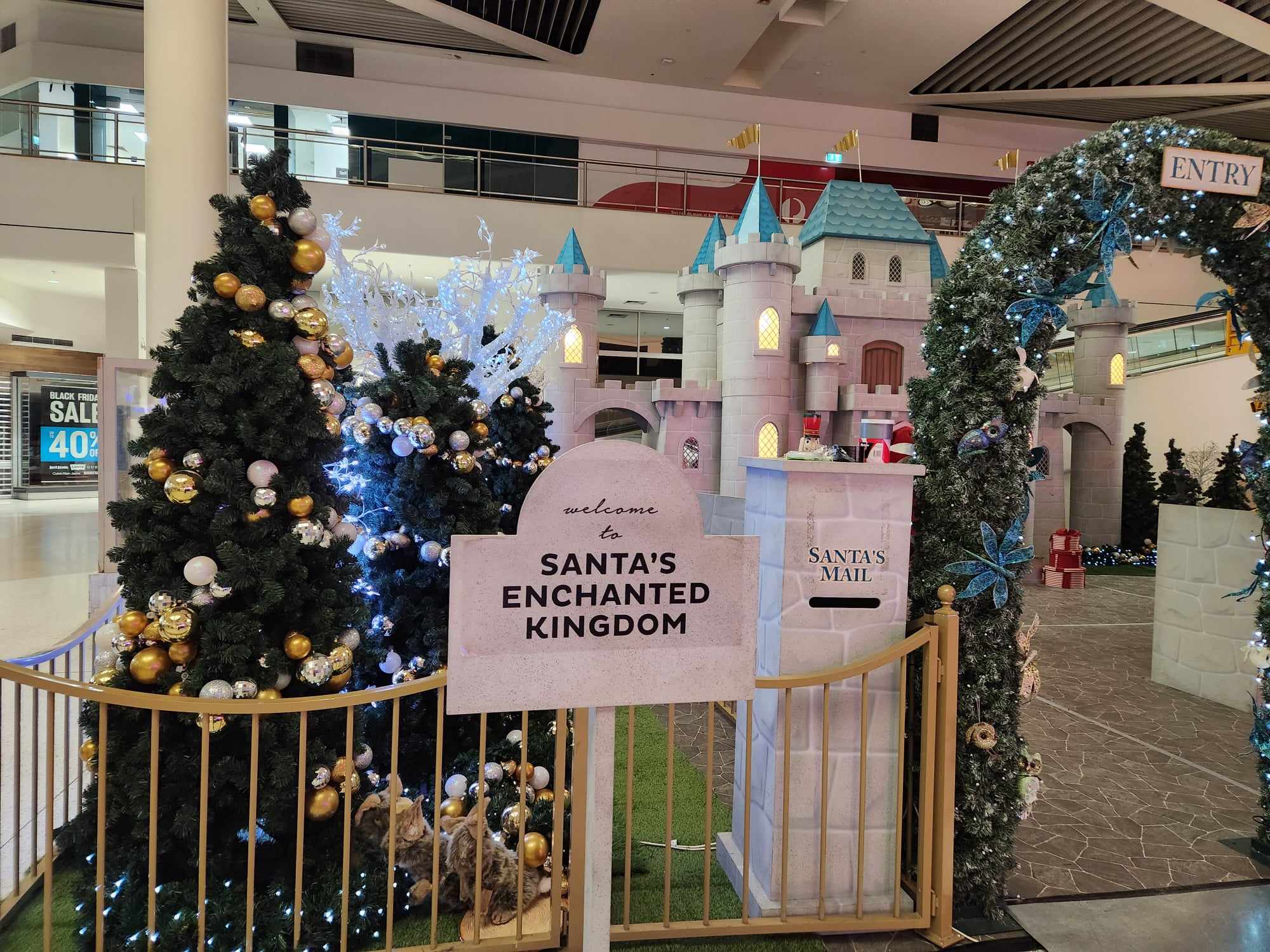 Decoration installation